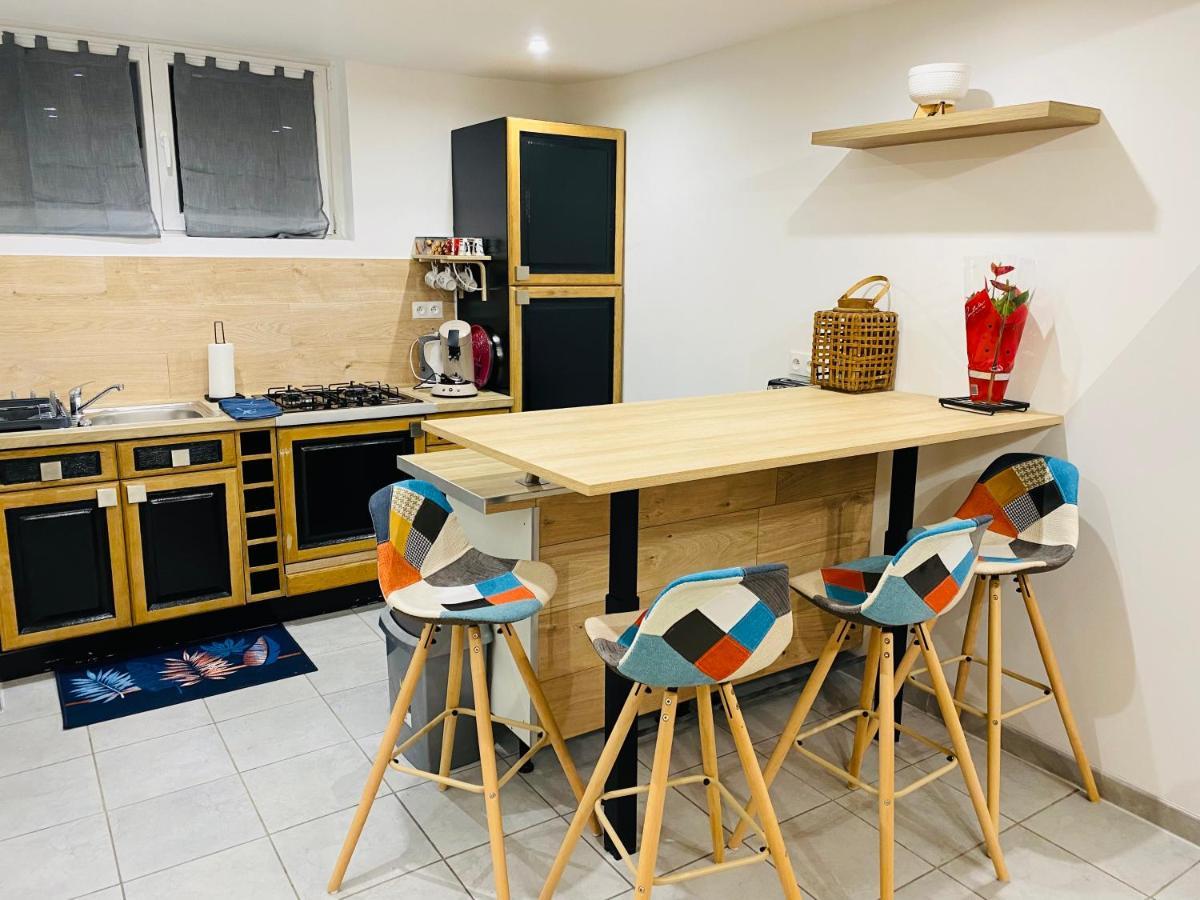 Studio 40M2 Plein Pied Avec Parking Jussac Exteriör bild