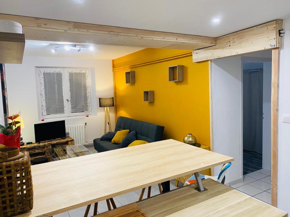 Studio 40M2 Plein Pied Avec Parking Jussac Exteriör bild