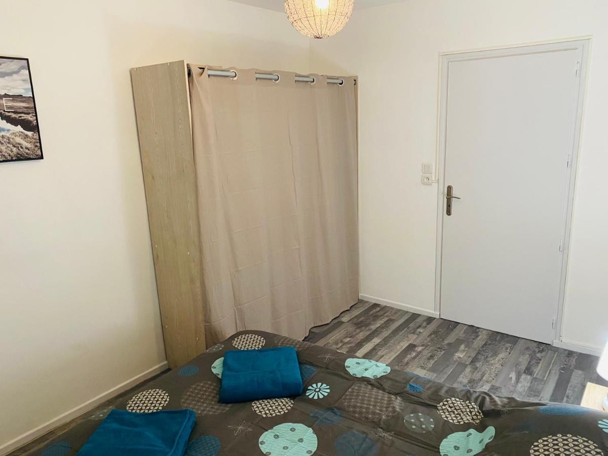 Studio 40M2 Plein Pied Avec Parking Jussac Exteriör bild