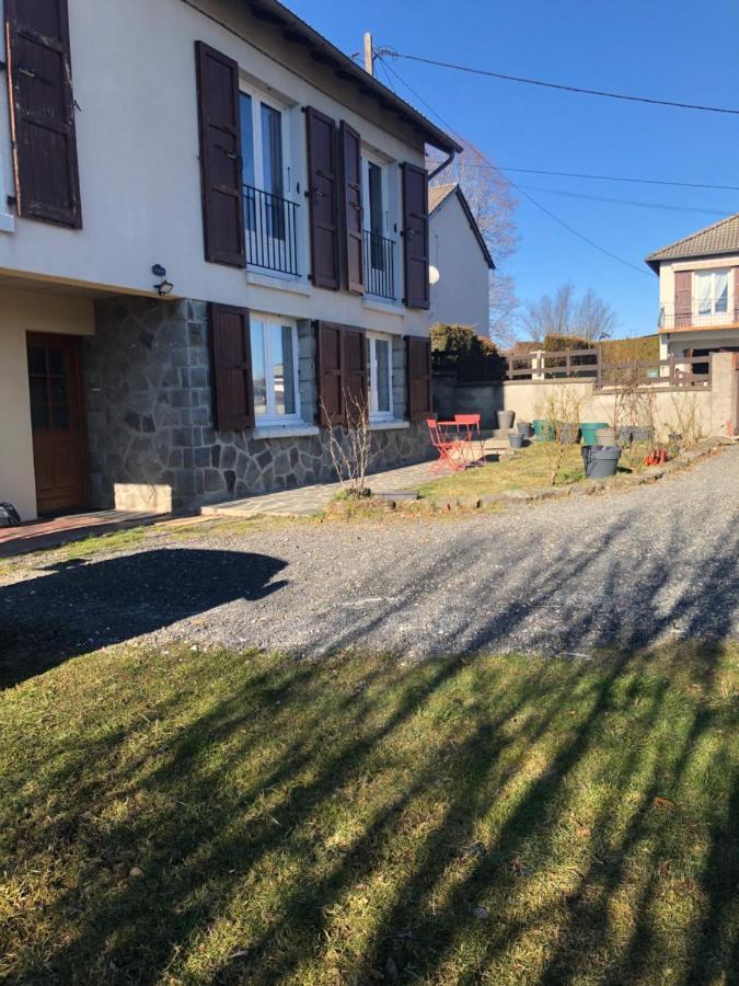 Studio 40M2 Plein Pied Avec Parking Jussac Exteriör bild